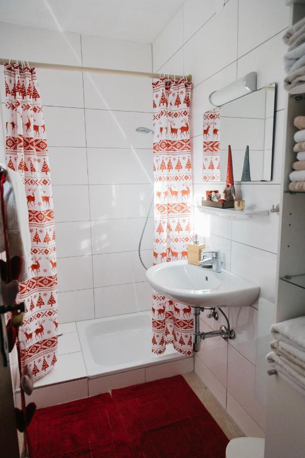 Knusperhaeuschen Villa Sattendorf Luaran gambar