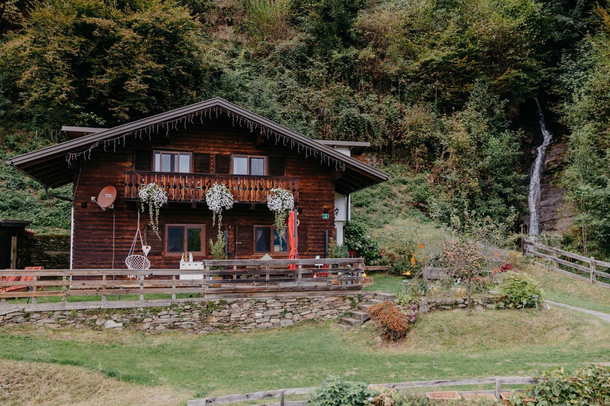 Knusperhaeuschen Villa Sattendorf Luaran gambar